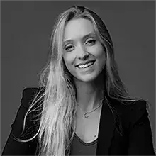 foto de perfil de Julia Nogueira, equipe de sucesso do escritório cliente da agência de marketing jurídico Matters Legal Marketing